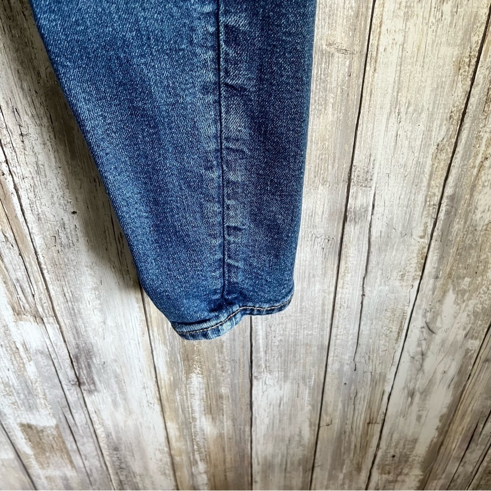 American Eagle Medium Wash Straight Mom Jeans - Picture 3 of 9